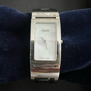 Ladies Fendi watch, FENDI WATCHES 3250L STAINLESS STEEL/SILVER SILVER WOMEN USED